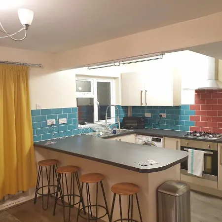 A Modern North Stylish 3 Bedroom 4 Bed House By Be More Homely Serviced & Will Sleep 6 Free Parking & Wifi Birmingham