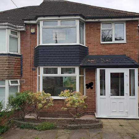 Holiday home A Modern North Stylish 3 Bedroom 4 Bed House By Be More Homely Serviced & Will Sleep 6 Free Parking & Wifi